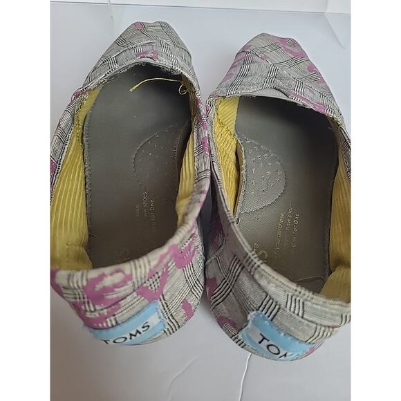 TOMS WMS Sz 7.5 Dare To Teach Vegan Slip-On Classic Graffiti Flats Pink Gray - Picture 11 of 12